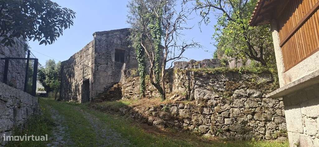 Terreno c/ Sequeira p/ Restauro  - Bouro Santa Marta-3