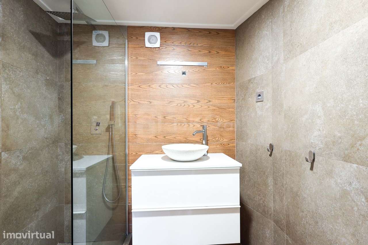 T4 CONVERTIDO EM T3 DE ALTO PADRÃO | 163 M² | 2 GARAGENS + ARRECADAÇÃO-21