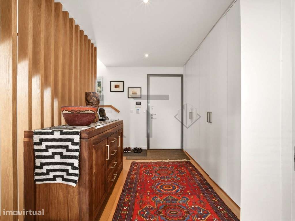 Fantástica Moradia T4 em Condomínio Moderno Para Arrendamento, em O... - Grande imagem: 3/24