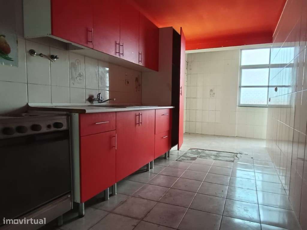 T2 para Remodelação Total no Centro da Moita - Grande imagem: 3/17