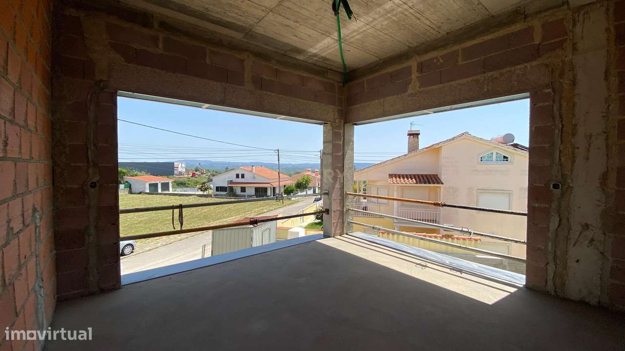 Moradia Nova T4 em Tomar | Vista para o Castelo | Arquitetura Contempo-28