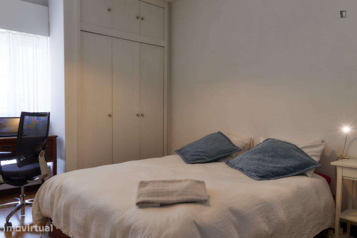Quarto - localizado em Algés Lisbon - Grande imagem: 5/10