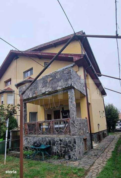 Casa moderna spatioasa - Imagine principală: 2/8