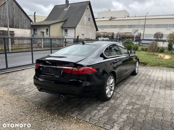 Jaguar XF 3.0 TDV6 Prestige - 3