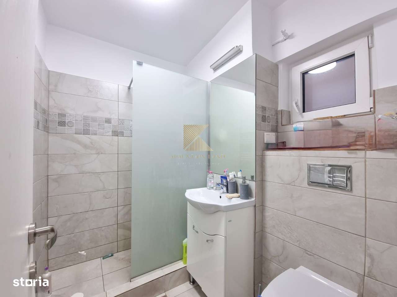 Apartament de 2 camere, semidecomandat, etaj 6/10, mobilat, Victoriei4-12