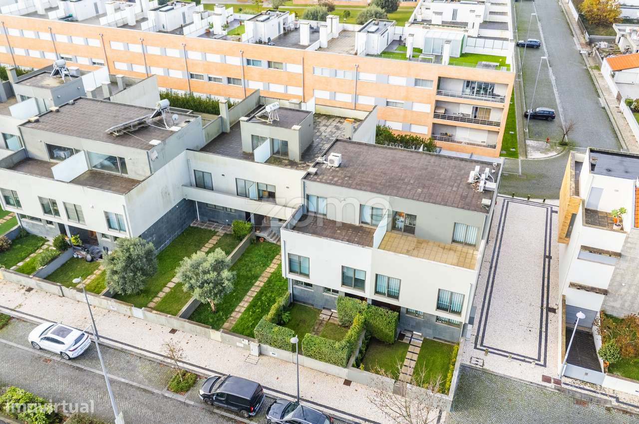 Moradia contemporânea com piscina junto à praia em Esposende - Grande imagem: 4/60