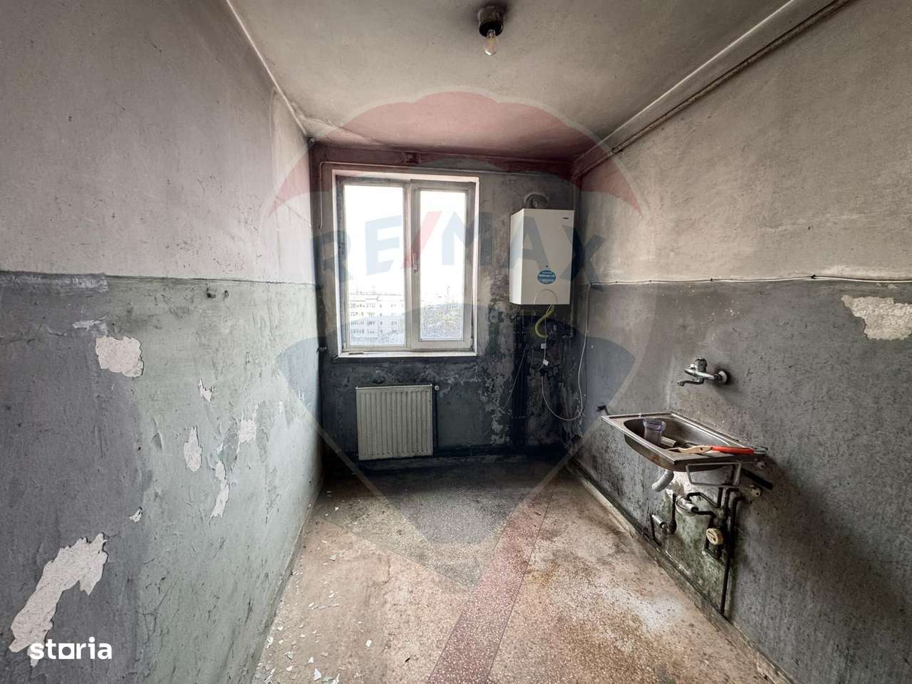 Apartament cu 2 camere de vanzare zona GARA CFR BACAU - Imagine principală: 2/5
