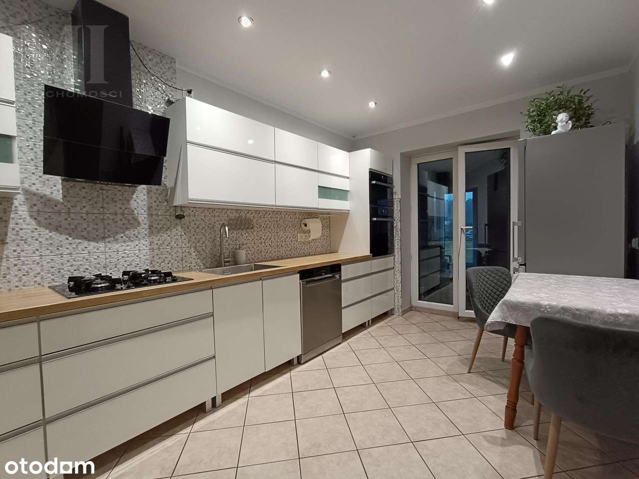 Dom  na sprzedaż  pow. Konin, duża działka-1