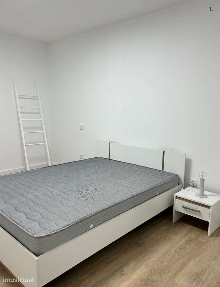 Quarto - localizado em Aveiro - Grande imagem: 2/10