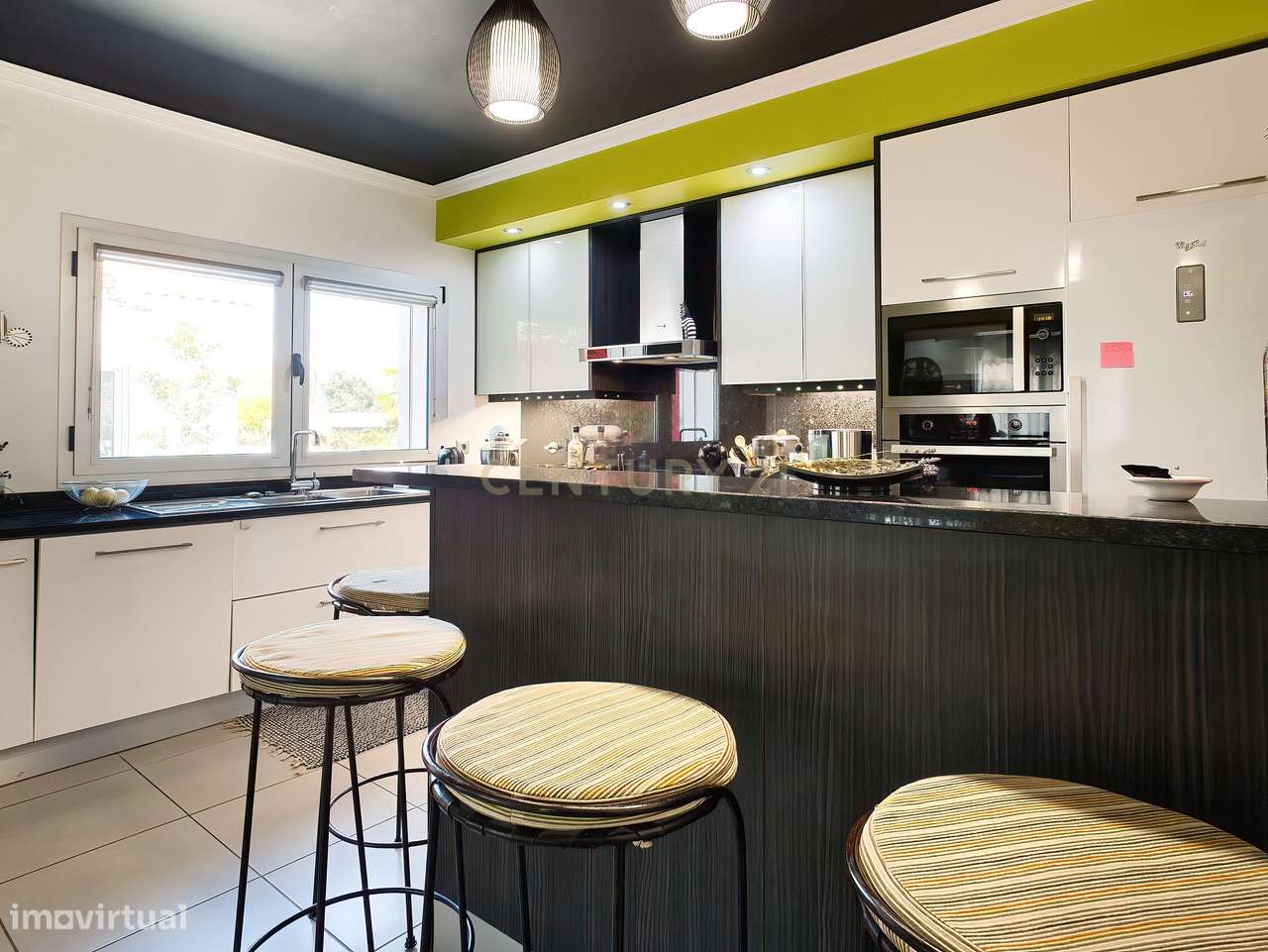 Moradia T4  como nova com Piscina  e vista serra dos Candeiros-10