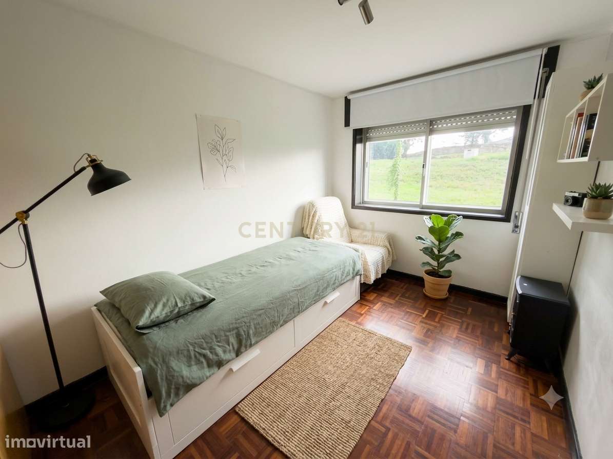 Apartamento T3 em Valbom | Garagem | Arrumos | Excelente Exposição Sol-4
