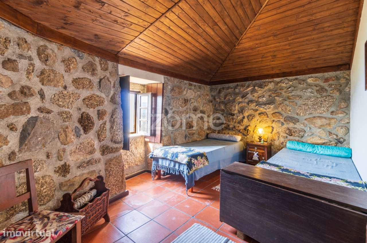 Moradia em São Romão de Aregos, Resende - Grande imagem: 4/17