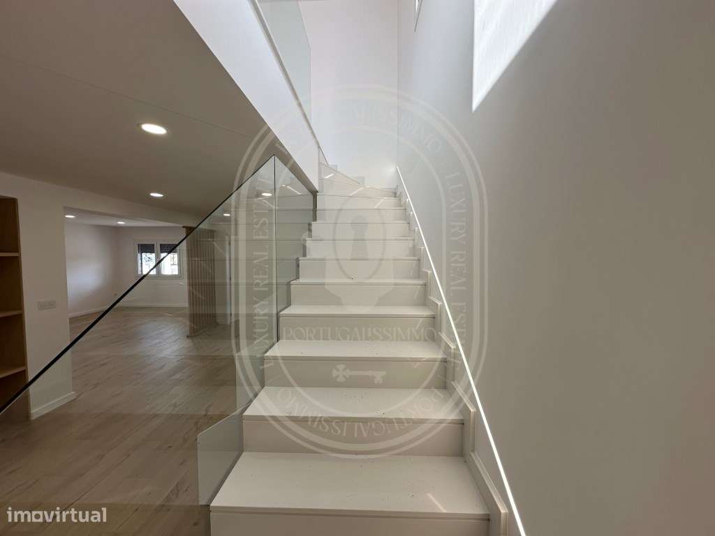 Elegante Moradia Contemporânea T4 - Conforto, Luz e Eficiência Ener...-13