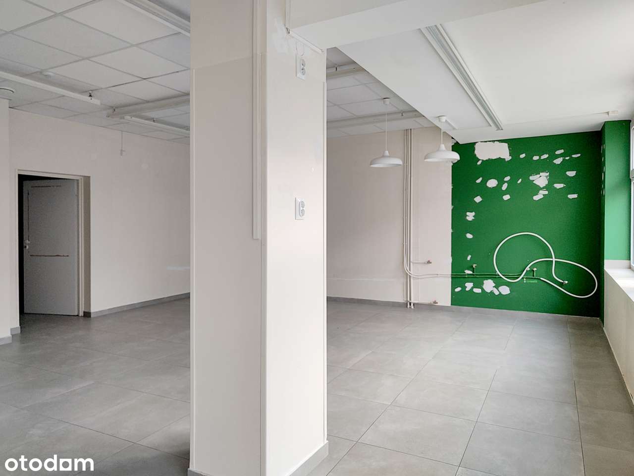 Lokal handl-usł. 79 m2 na parterze bloku na os. Południe-3