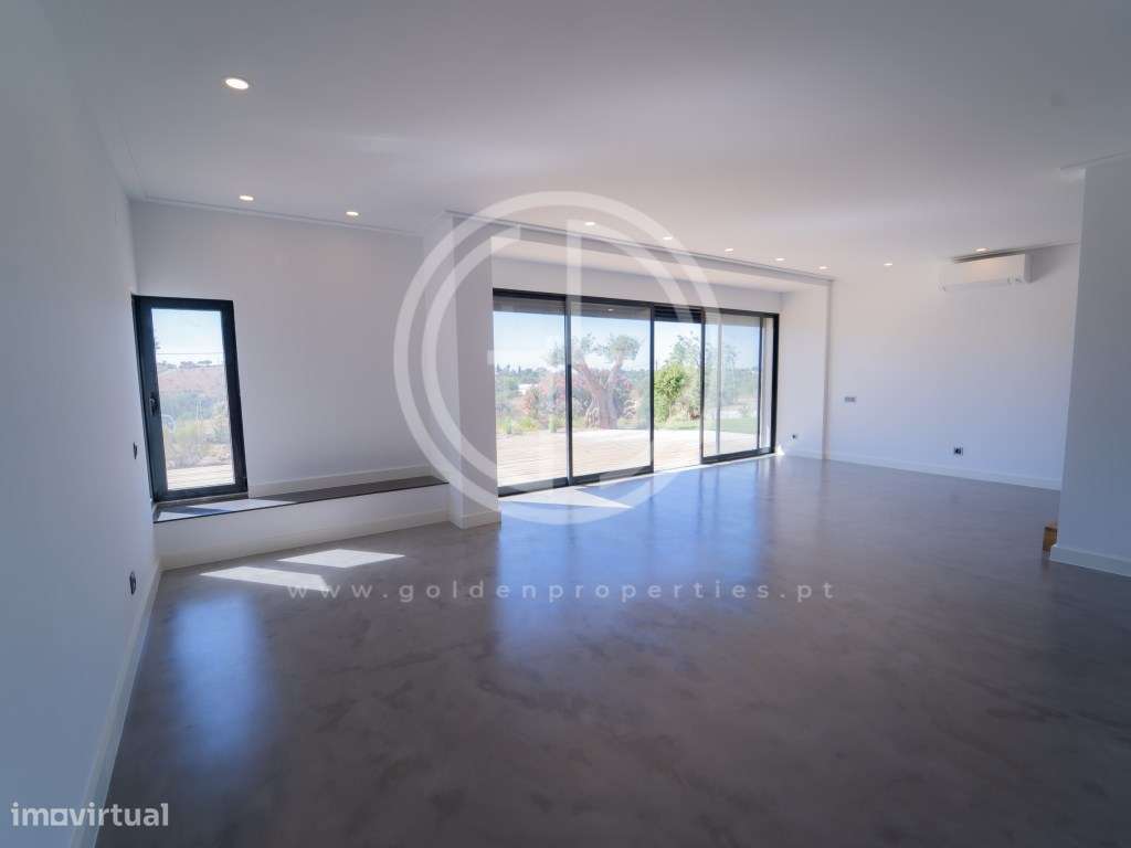 Invista na sua casa de sonho! Moradia T5 em Quarteira, perto da Pra...-11