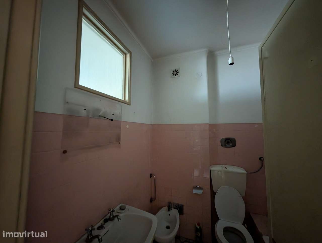 T3 Rua Lusiadas Para Remodelar-8