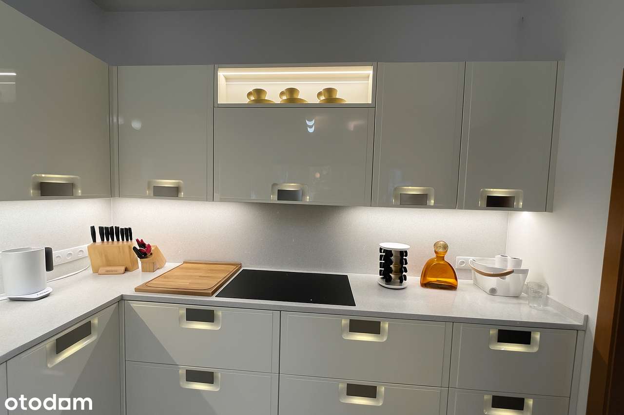 Efektowny dom 275 m2 z pięknym ogrodem w Bobrowcu pod Piasecznem - Pełny obrazek: 5/18