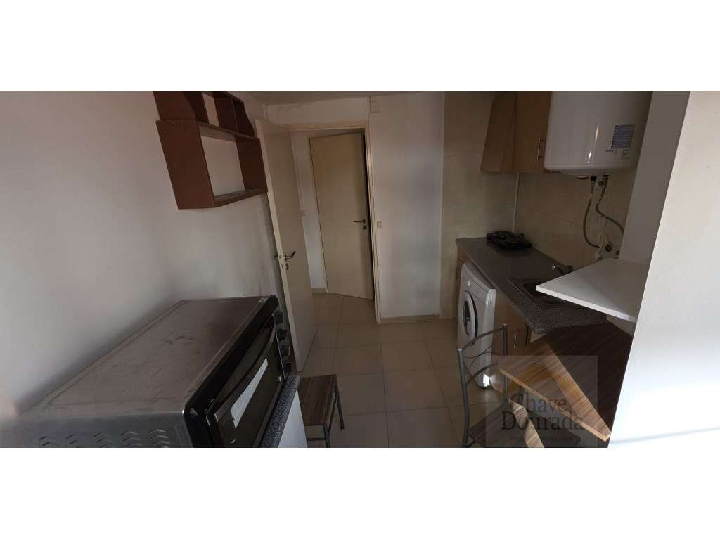 Prédio na Baixa de Coimbra com 3 T1´s-18