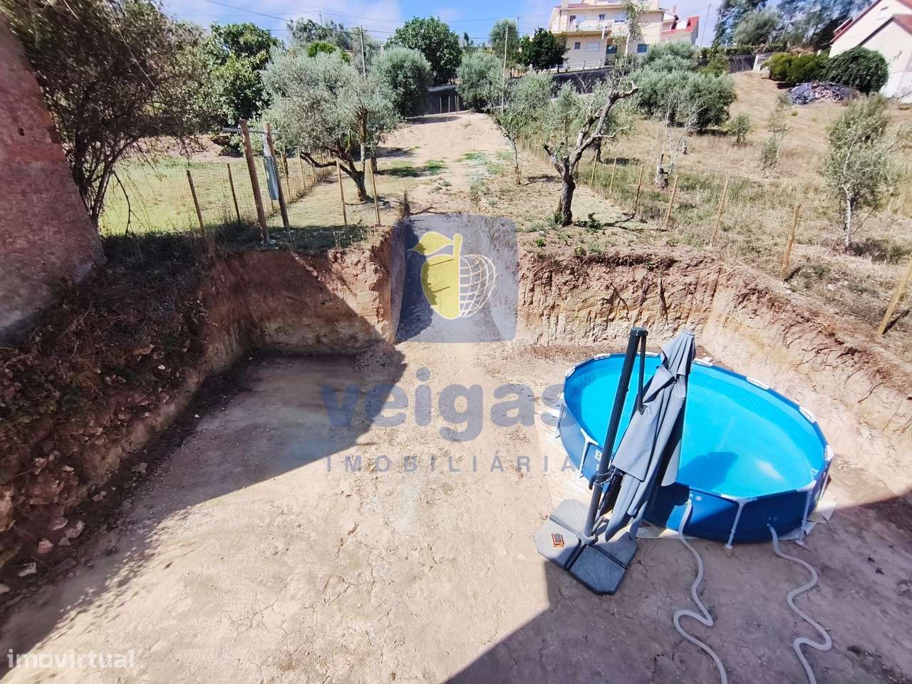 Moradia isolada T2 renovada, com terreno de 700m2 e garagem, em Vermoi-25