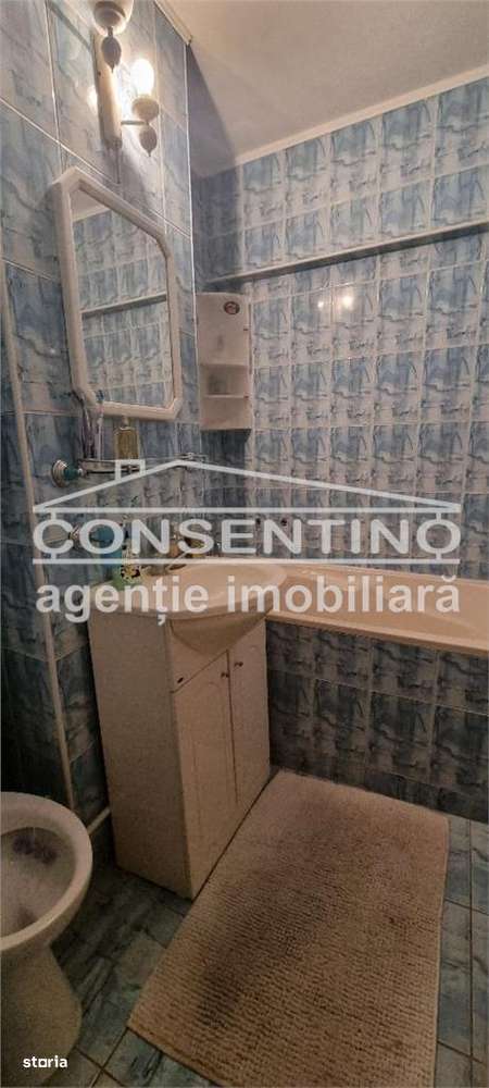 Se vinde imobil edificat in 1984 , cu 4 camere , etaj 2, liber ,Centru-5