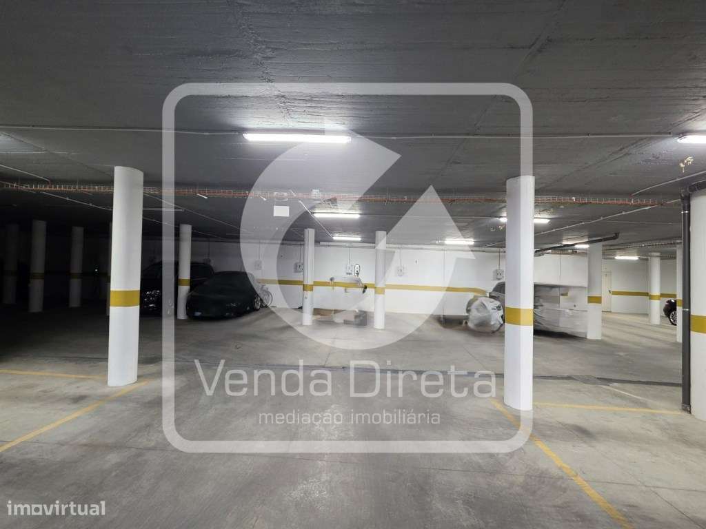 Apartamento T4 no 'Baía Residence' no Barreiro.-33