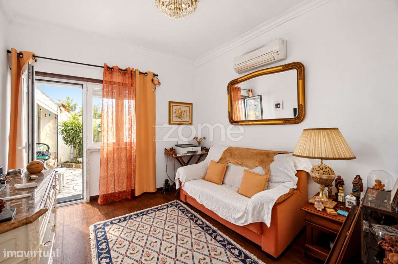 Apartamento, 48 m², Póvoa de Santo Adrião e Olival Basto-0