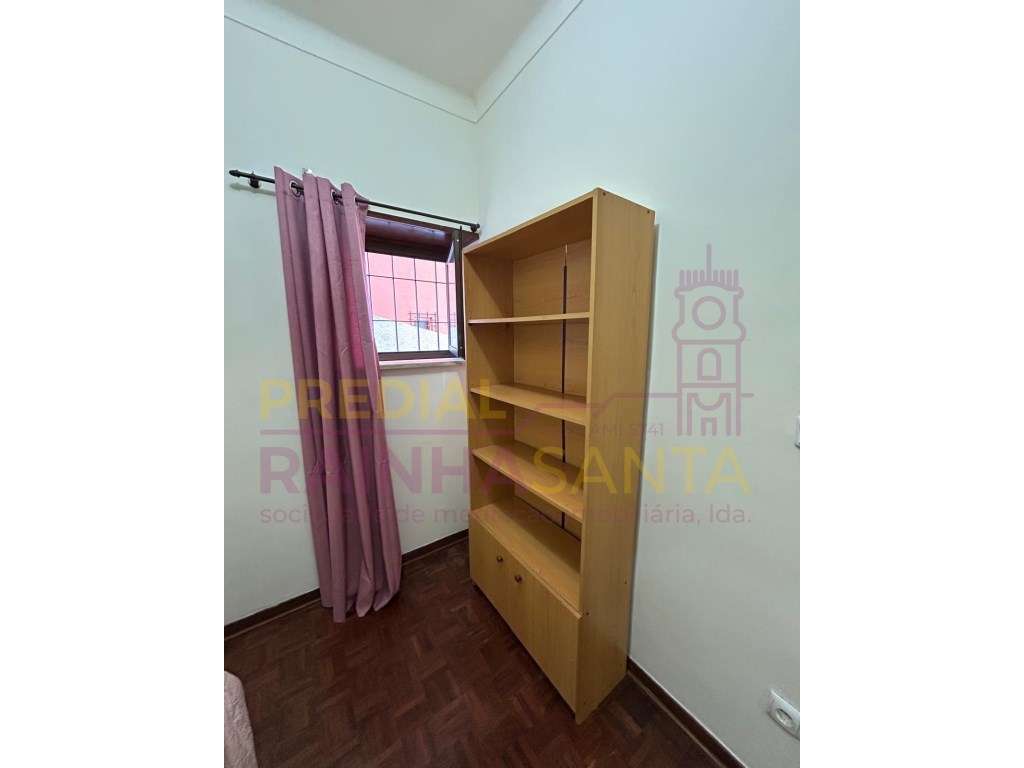 Quarto - Junto à Faculdade de Desporto - Coimbra - Grande imagem: 4/7