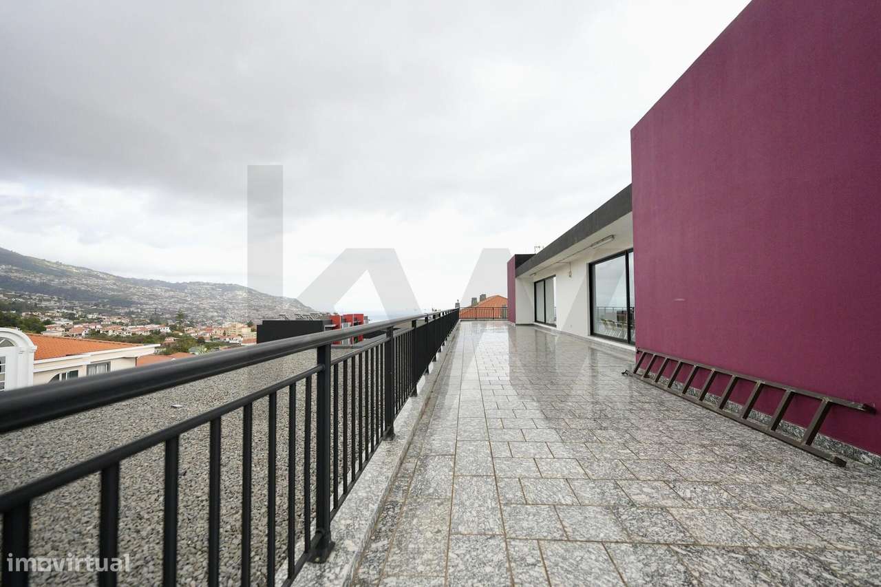 Apartamento T2 nas Madalenas com 170 m2 de área bruta, último piso.-4