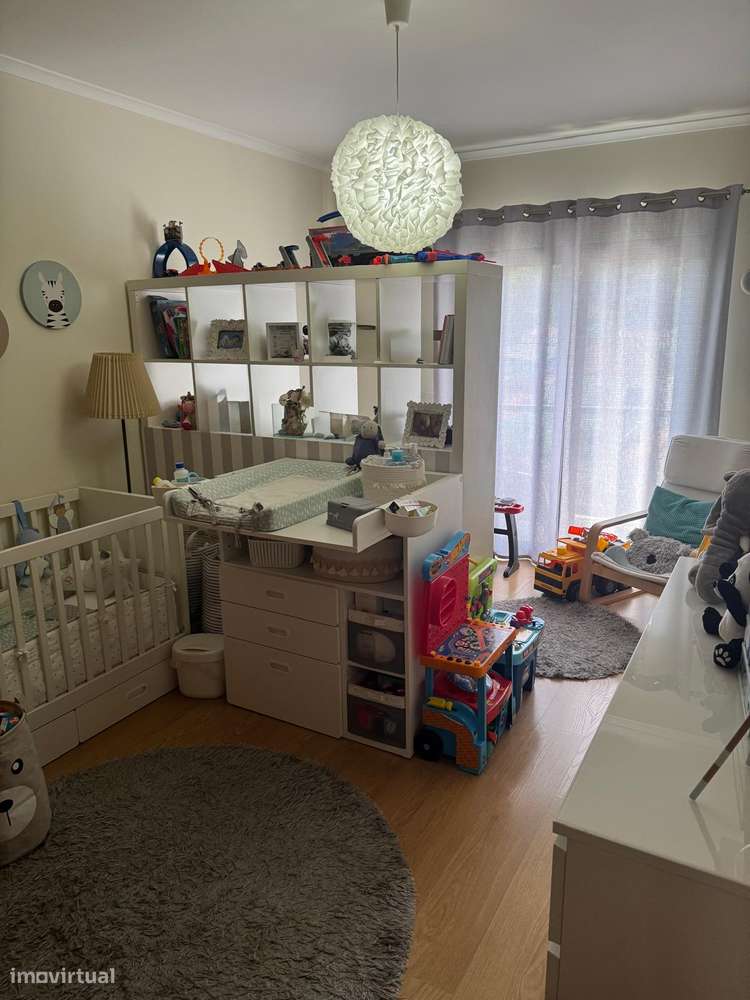 Apartamento T3 com 3 casas de banho e garagem-7