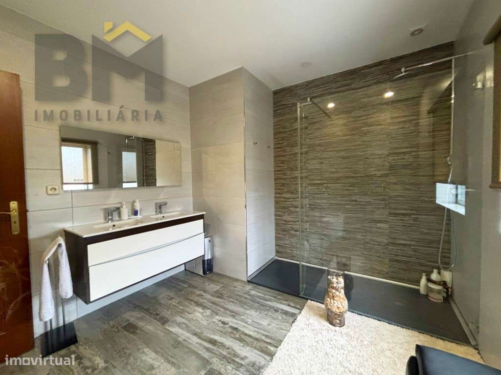 Moradia T4 com 5000m2 de terreno - Escalos de Baixo (Castelo Branco)-17