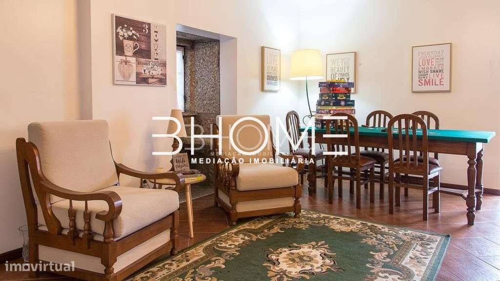 Propriedade com Casa em Pedra, T6, com piscina e campo de jogos-14