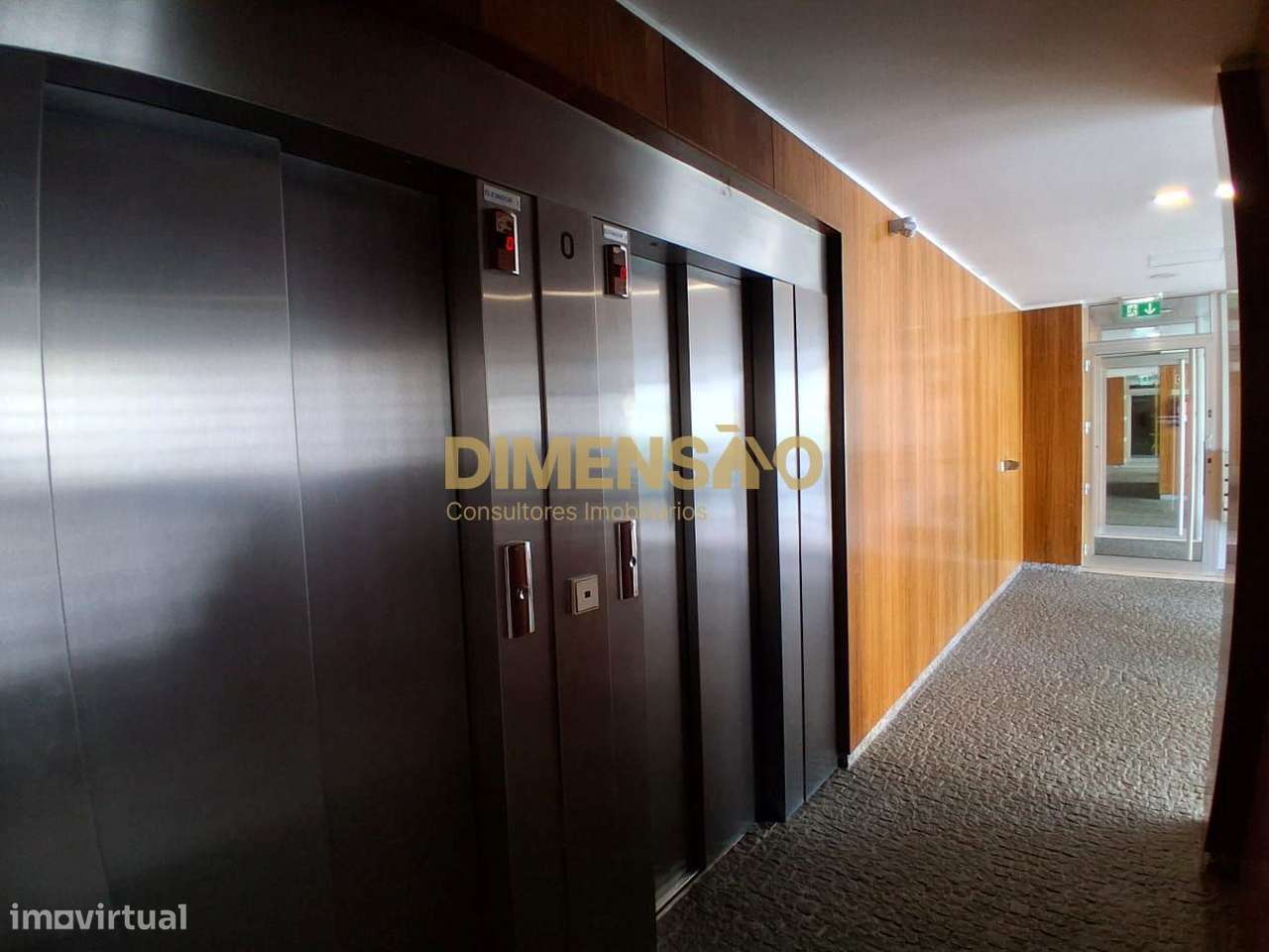 T1 renovado com duas frentes e garagem | Vermoim, Maia Ref DCI153A-22