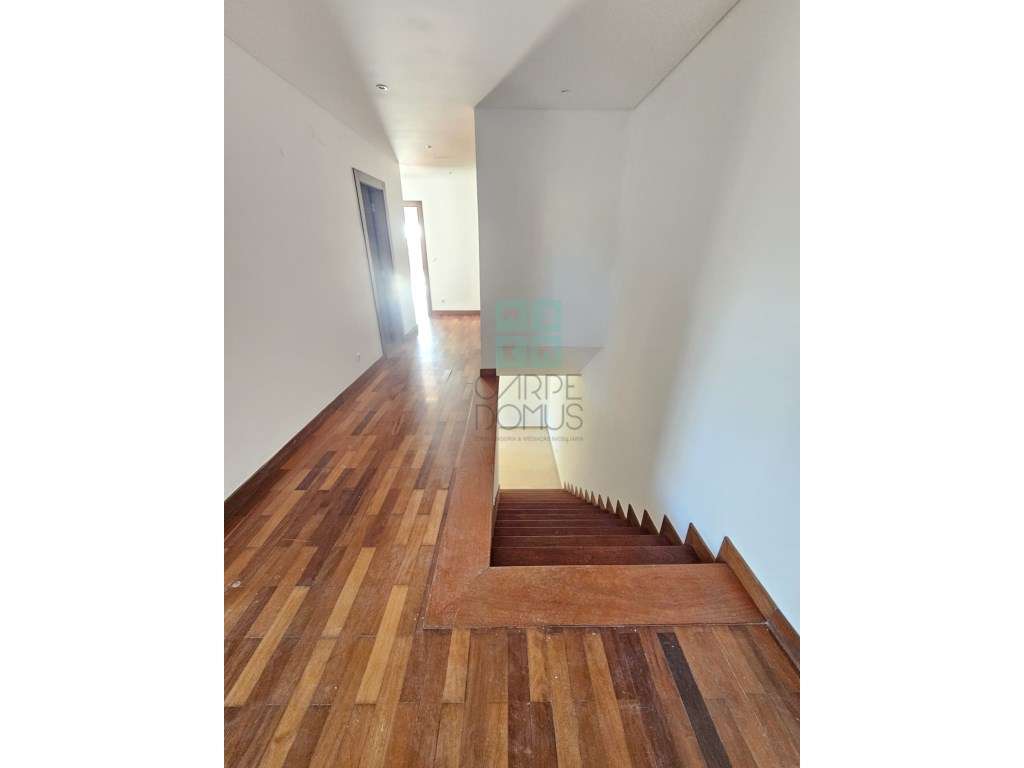 Moradia V4 em Bicesse, Alcabideche-12