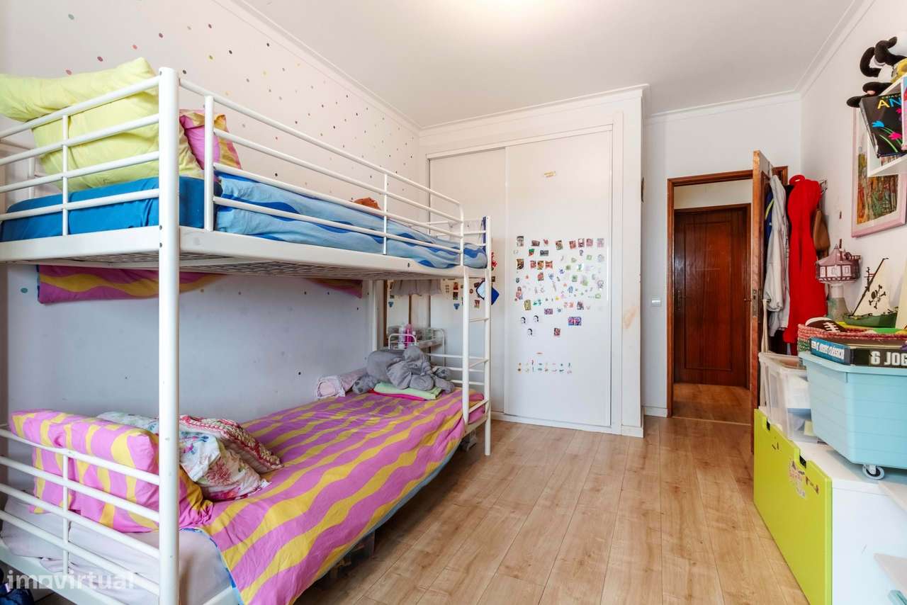 Apartamento T2 c/ 2 Wcs Totalmente Remodelado na Rinchoa, Sintra-32