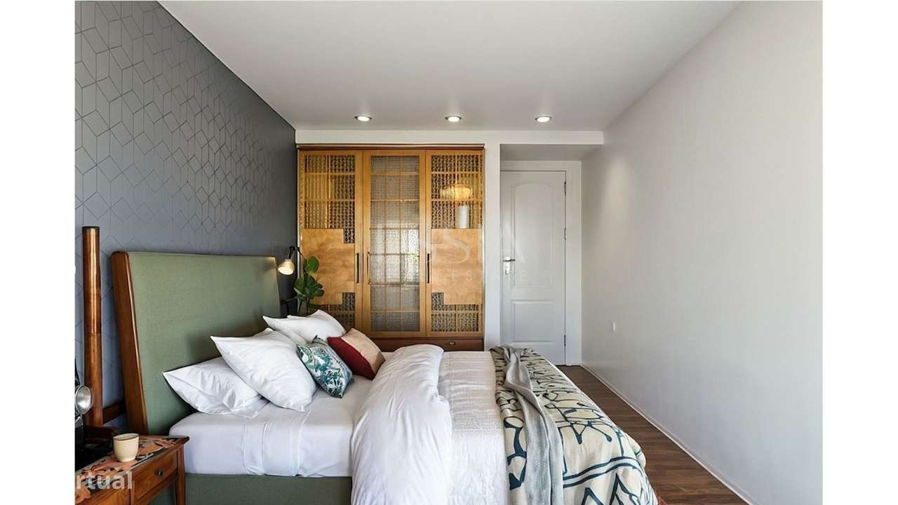 T3+1 com Varanda, 2 Lugares de garagem e Layout Personalizado, Ramalde-22