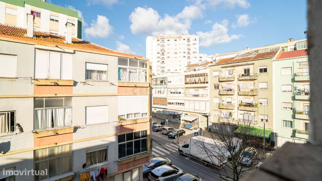 Apartamento T2 + 1* - Remodelado, em Queluz-37