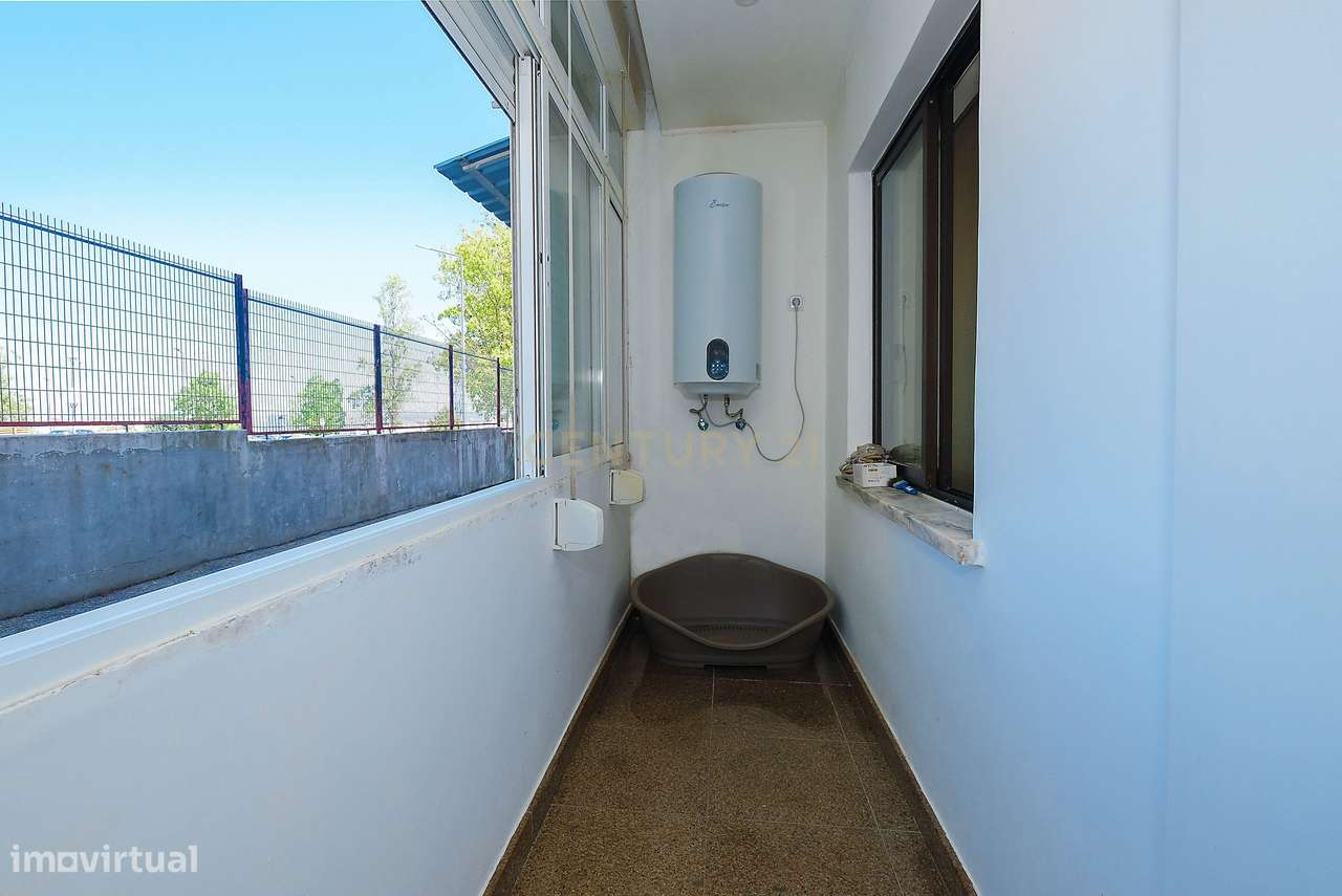 Apartamento T3  remodelado no Pragal-11
