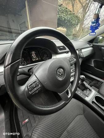 Volkswagen Passat 2.0 TDI Comfortline - 6