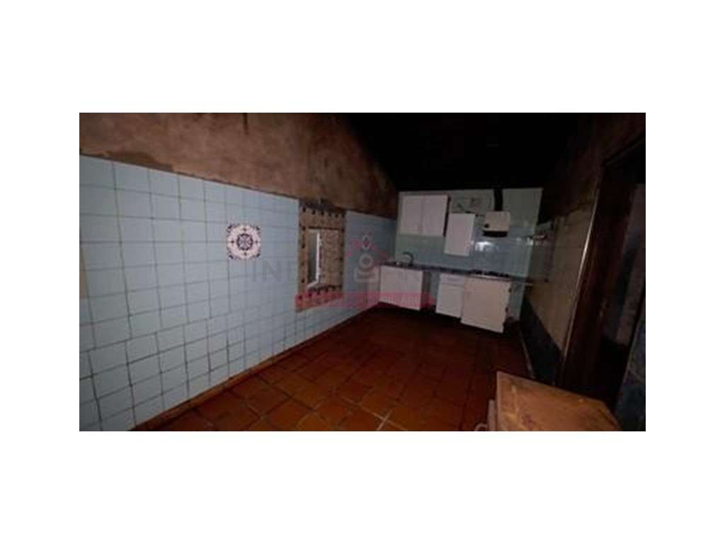 Moradia C/Quintal - Paredes - Penacova-1