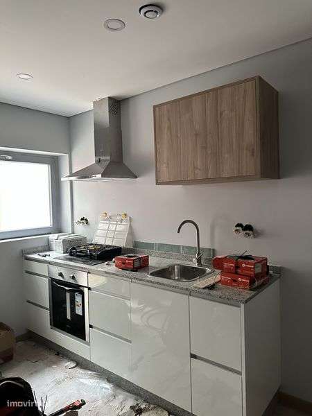 Predio a 200m da avenida de gaia e metro-2