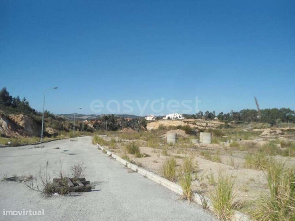 Terreno Urbano de 504m2, Torres Vedras, perto do Arena Shopping e s... - Grande imagem: 4/16