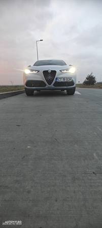 Alfa Romeo Stelvio - 7