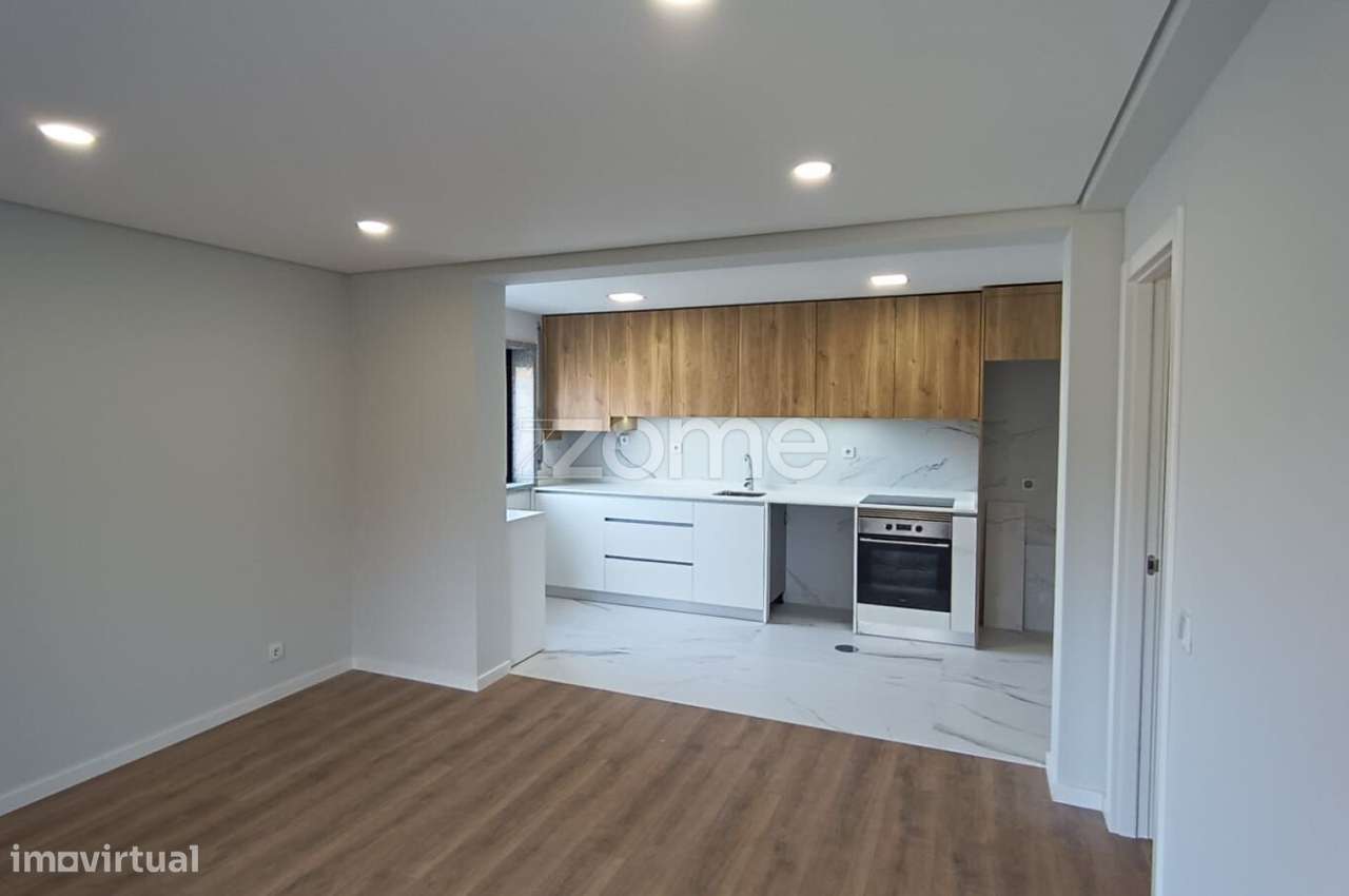 T2 COMPLETAMENTE RENOVADO NO CENTRO DE PAREDES - Grande imagem: 3/25