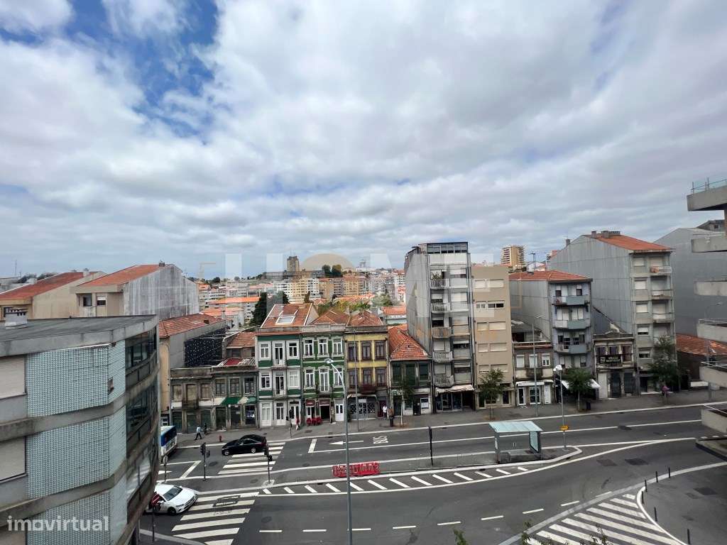 Apartamento T3+1, com varanda à Av. Fernão de Magalhães- Bonfim- Porto-45