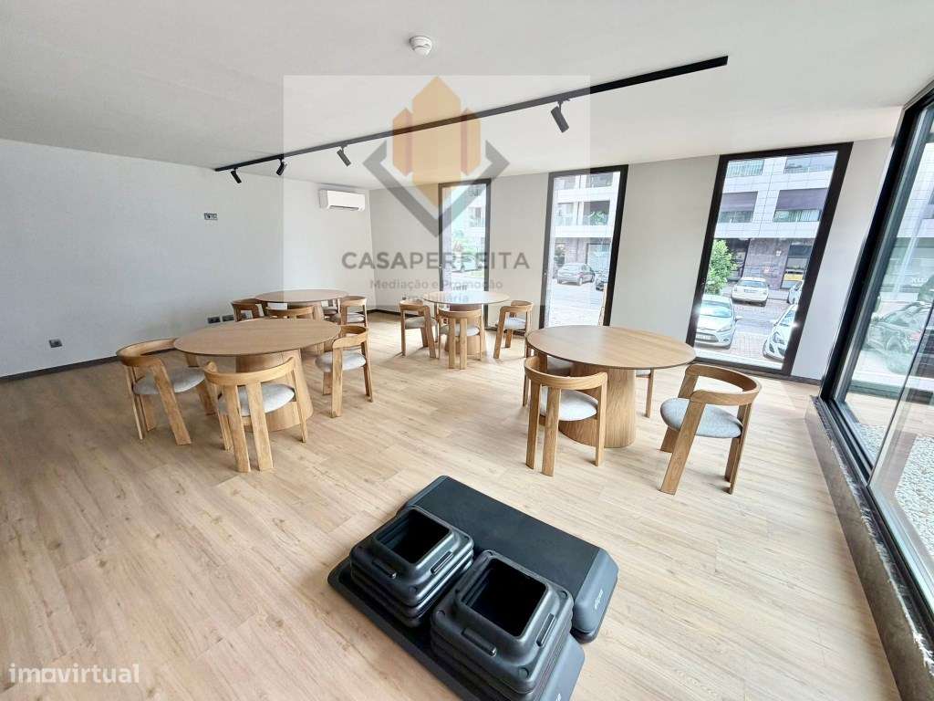 Apartamento T2 de Luxo com Varanda, Lugar de Garagem e Arrumo - Jun...-39