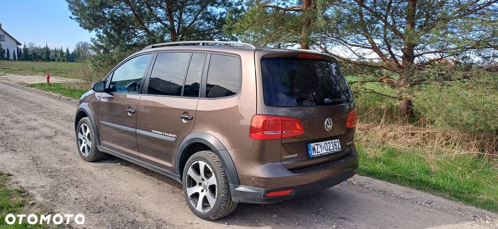 Volkswagen Touran 2.0 TDI DPF Cross DSG - 7