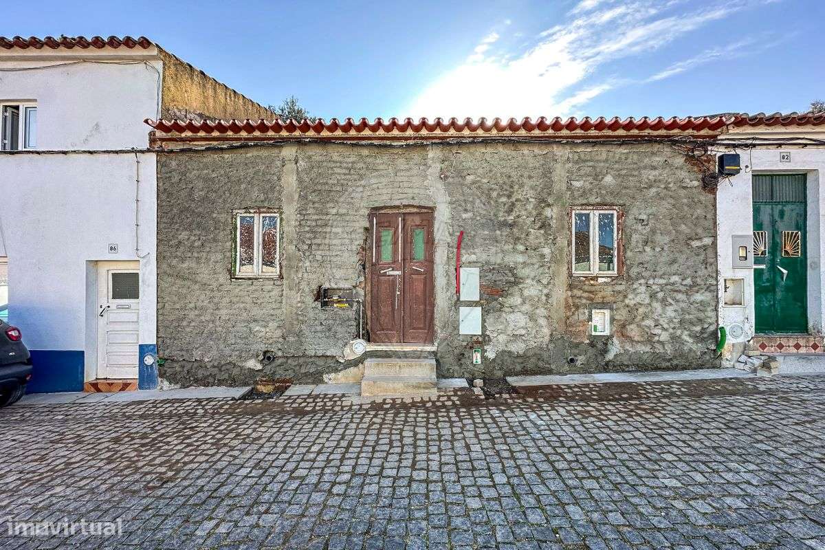 Moradia T2 para venda - Grande imagem: 1/17