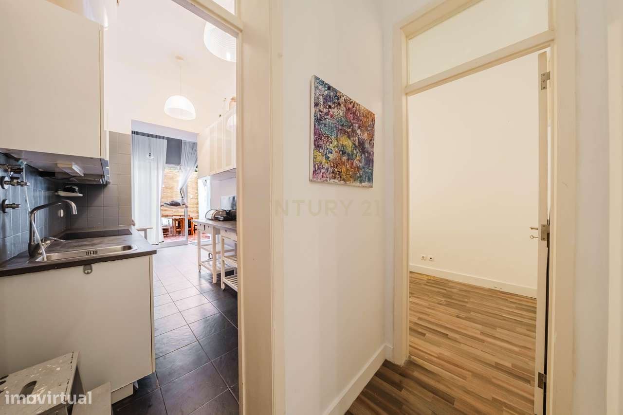 T2 com Amplo Terraço Privativo em Lisboa-18