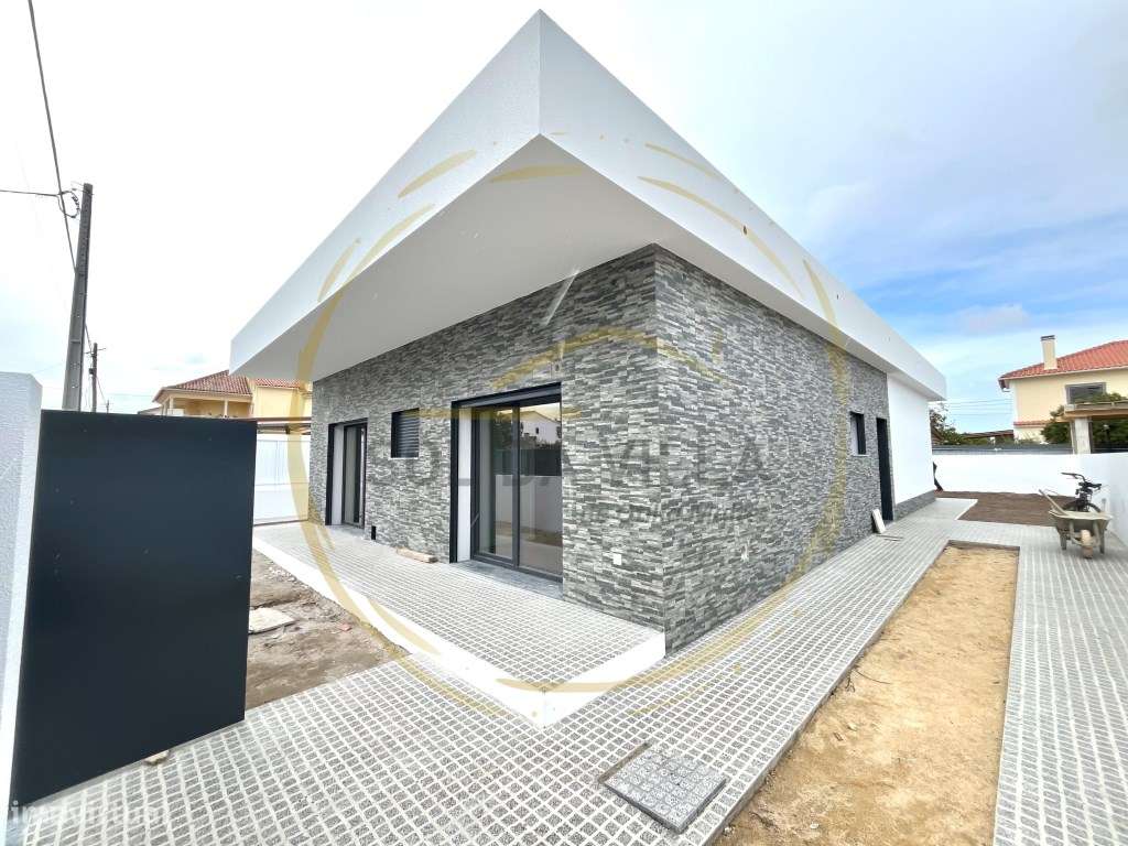 Moradia Térrea Isolada T4 - Fernão Ferro, Seixal - 640.000€-32