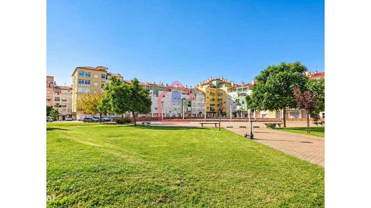 Apartamento T3 em Quinta do Conde-25